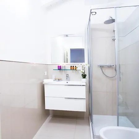 Apartament Sala Comacina Four *